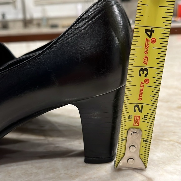 Vaneli Classic Black Leather Pumps | Square Toe | Size 9S (Slim Fit) - Picture 9 of 10
